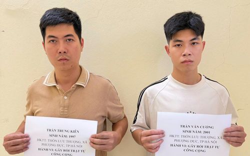 Tạm giữ 2 anh em xông vào quán cắt tóc hành hung một phụ nữ