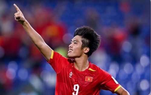 'Vua giải trẻ' Nguyễn Quốc Việt, tài năng dị biệt của bóng đá Việt Nam
