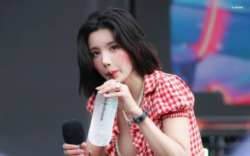 'Nữ thần Waterbomb' Kwon Eun Bi chia sẻ quá trình tập luyện để duy trì vóc dáng