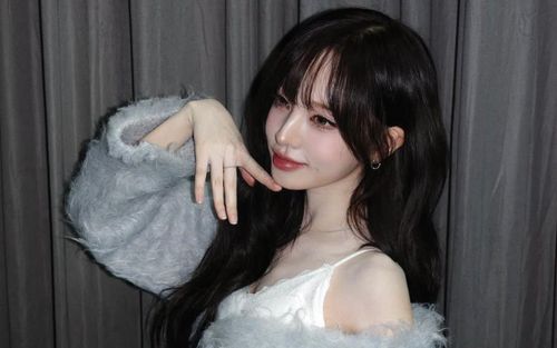 Liz (IVE) 'đốn tim' người hâm mộ với loạt ảnh xinh như búp bê