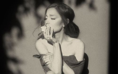Ariana Grande kể câu chuyện thật của chính mình trong ca khúc mới?