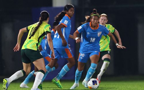 Australia thắng 2-0, khởi đầu thuận lợi tại giải châu Á