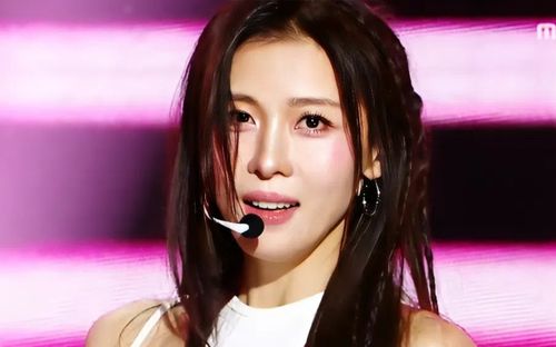 Ha Ji Won trình diễn trở lại sau 23 năm: 'Tôi run đến mức tim như sắp nổ tung'