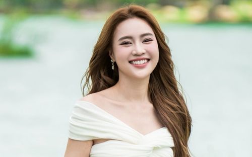 Ninh Dương Lan Ngọc trở lại sau 4 năm vắng bóng