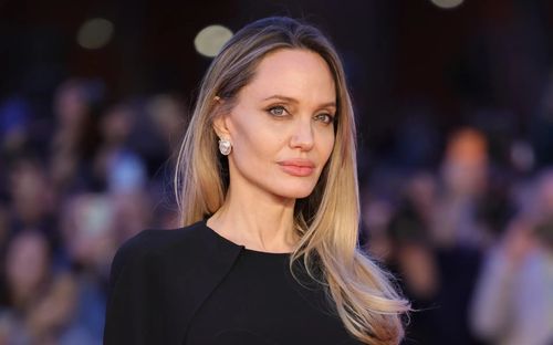 Angelina Jolie giành chiến thắng lớn trước Brad Pitt trong vụ kiện