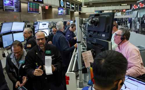 Nasdaq, S&P 500 tiếp tục phá kỷ lục giữa làn sóng AI bùng nổ