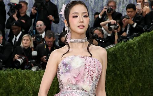 Jisoo sẽ 'lột xác' mạnh mẽ trong album mới?