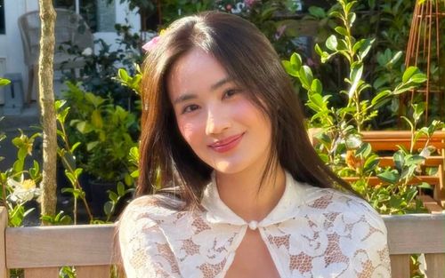 Hoa hậu Ý Nhi kỷ niệm 3 năm quen 'người đặc biệt'