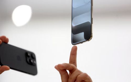 Apple tăng giá sản phẩm do thiếu hụt chip