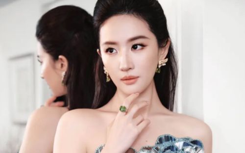 Lưu Diệc Phi khoe vẻ đẹp thanh thoát, chiếm trọn mọi ánh nhìn tại sự kiện