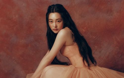 Kim Min Ha gây chú ý với vóc dáng gầy gò khiến người hâm mộ lo lắng
