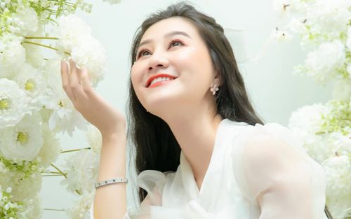 NSƯT Quế Trân tiếp tục tiến thêm bước nữa