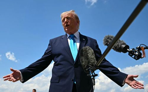Hàng loạt nghệ sĩ quay lưng, ông Donald Trump hủy đại nhạc hội Freedom 250