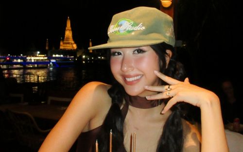 Quỳnh Anh Shyn biến hóa chất chơi với gu thời trang Y2K