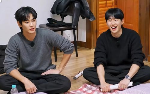 Jung Hae In phản ứng khi Kim Soo Hyun tái xuất sau 1 năm