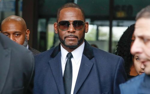 R. Kelly nộp đơn xin ân xá, tìm cơ hội thoát án tù 30 năm