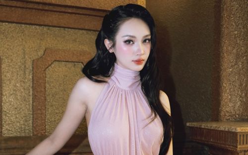 Vũ Thúy Quỳnh bất ngờ chia sẻ dòng trạng thái gây chú ý
