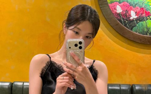 Kwon Eun Bi gây sốt với vóc dáng quyến rũ trong loạt ảnh đời thường