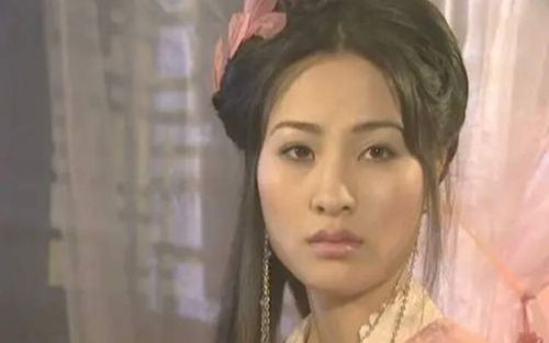 Mỹ nhân khiến thiên hạ đại loạn trong phim cổ long là ai?