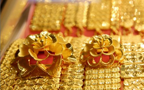 Tin tài chính hôm nay 17/7: Vàng lao dốc dưới mốc 4.000 USD/ounce, USD phục hồi nhẹ