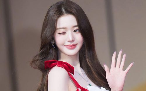 Loạt ảnh đời thường gây sốt của Jang Wonyoung