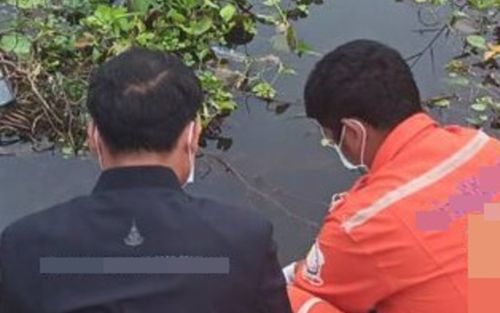 Đi câu cá thì phát hiện túi ni lông lạ, người đàn ông 'tái mặt' khi mở ra