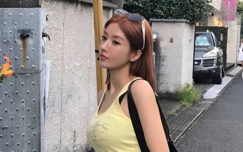 Kwon Eun Bi gây sốt với phong cách thời trang đời thường
