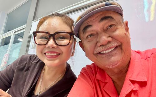 NSND Việt Anh hội ngộ diễn viên Lê Giang