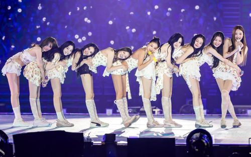 TWICE có 'nối gót' BLACKPINK?