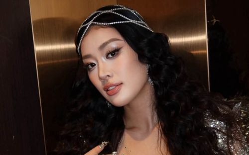 Khánh Vân gây sốt với vóc dáng hiện tại
