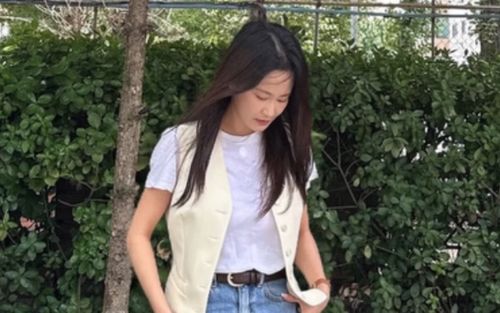 Kim Ji Min khoe ảnh bầu bí, tiết lộ thèm ăn nhưng vóc dáng vẫn thon gọn