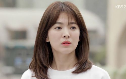 Song Hye Kyo gây chú ý