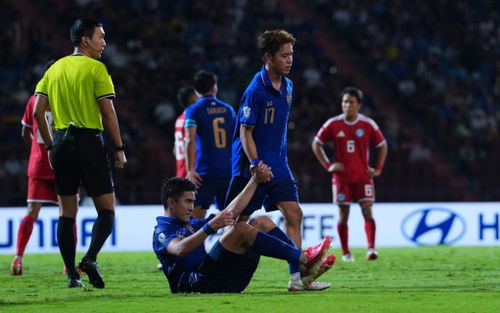 CĐV Thái Lan thất vọng dù đội nhà vào chung kết AFF Cup