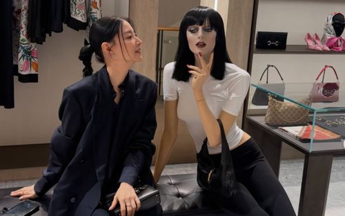'Quốc bảo nhan sắc' Lee Young Ae gây sốt với visual như bị thời gian bỏ quên ở tuổi U60