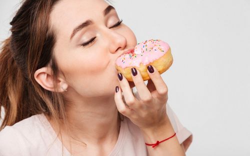 3 lý do khiến cơ thể thường xuyên thèm đồ ngọt