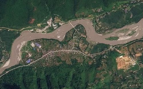 Sông băng sụp đổ nghi gây lũ quét kinh hoàng ở Nepal