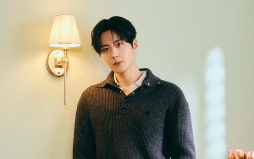 Kim Seon Ho đích thân tung ảnh selfie sau tranh cãi chỉnh sửa