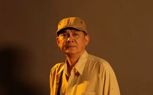 NSƯT Hữu Châu công khai 'xin vai'