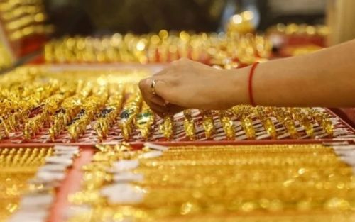Tin tài chính hôm nay 4/8: Giá vàng giảm mạnh, USD tự do lao dốc