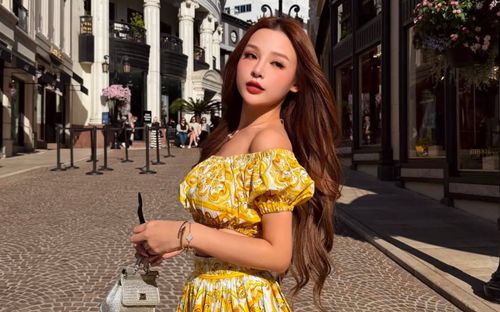Huyền Baby đưa hai con ra nước ngoài nghỉ hè, tận hưởng cuộc sống chuẩn 'phú bà'