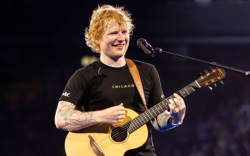 Ed Sheeran bị phạt