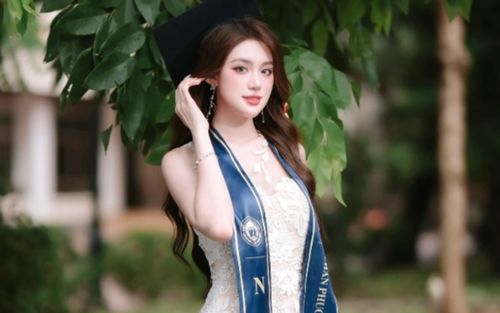 Những con phố đẹp nhất ở quê nhà Hoa hậu Phương Oanh khi mùa thu vừa gõ cửa