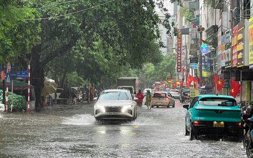 Mưa lớn tiếp diễn ở Bắc Bộ và Thanh Hóa, cảnh báo lũ quét, sạt lở đất trong 6 giờ tới