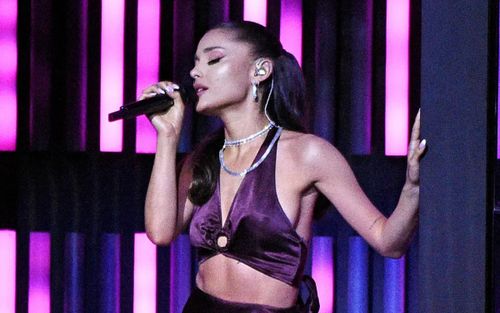 Động thái bất ngờ của Ariana Grande sau ồn ào ngoại hình
