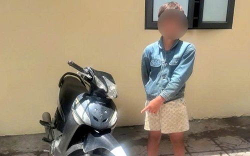 Đi rửa xe, thiếu niên SN 2010 khiến chủ cửa hàng phải trình báo Công an