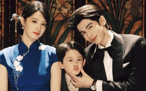 Ảnh gia đình của Trương Lăng Hách và Vương Sở Nhiên gây sốt