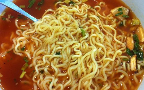 Mì gói có hại không và hại khi nào?