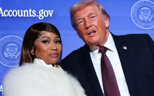 Nicki Minaj kết hợp Donald Trump