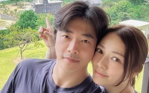 Vợ Kwon Sang Woo trầm trồ khi đi xem BTS diễn ở Mỹ