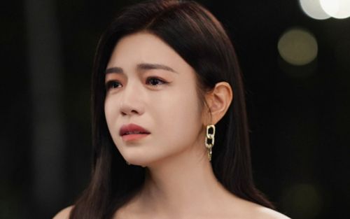 Trần Nghiên Hy rơi vào khủng hoảng